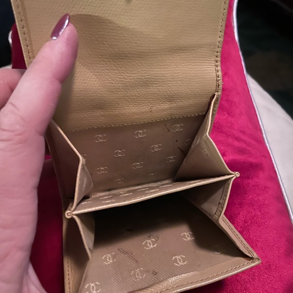 Chanel beige Caviar leather CC logo Trifold wallet. Made in Italy . - Picture 7 of 10